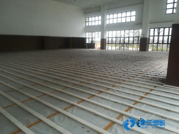 尋求體育運(yùn)動地板廠家報價