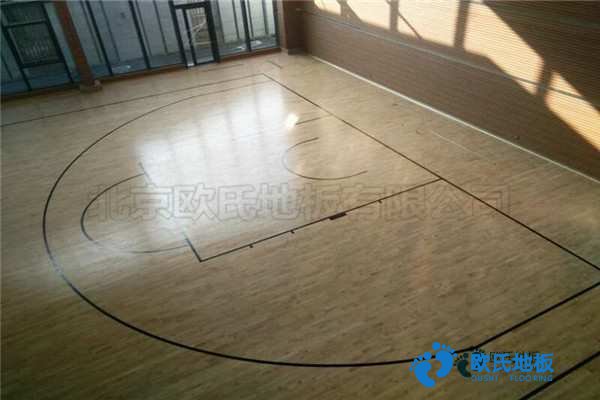 單龍骨體育運(yùn)動地板保養(yǎng)