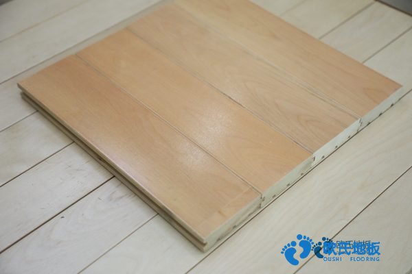 學(xué)?；@球場木地板施工步驟
