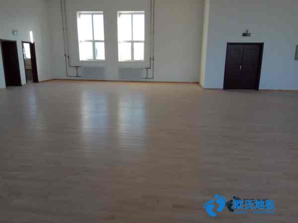 學(xué)?；@球場(chǎng)館地板工藝流程