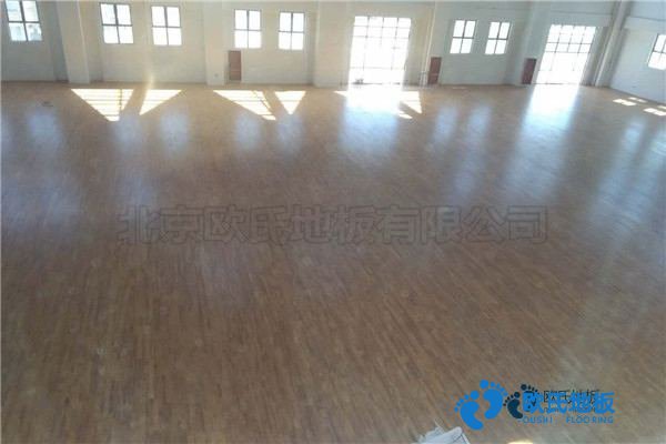 學(xué)?；@球場地地板適用范圍