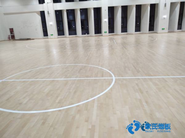 知名運(yùn)動(dòng)場(chǎng)地木地板施工