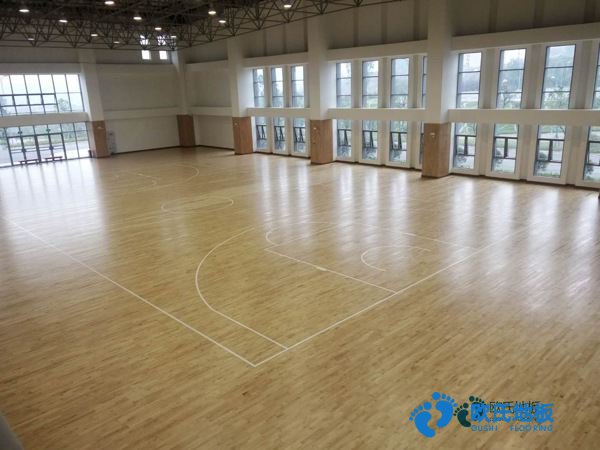 學(xué)?；@球場(chǎng)木地板木紋