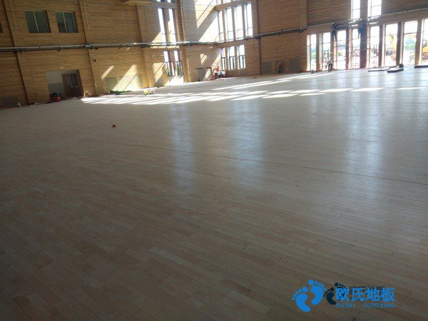 學(xué)校運動場地板施工方案