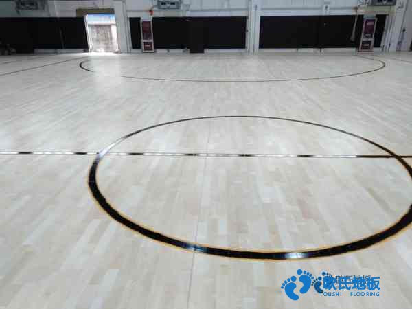 學(xué)?；@球館地板施工步驟