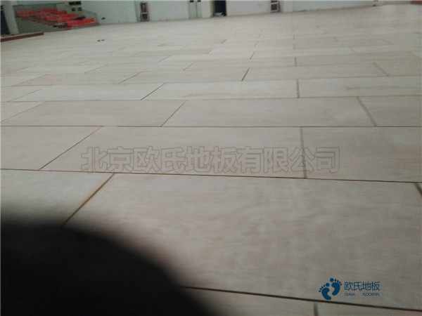 較好的籃球運(yùn)動木地板如何保潔