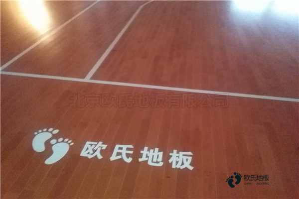 較好的籃球運(yùn)動木地板結(jié)構(gòu)分多少層