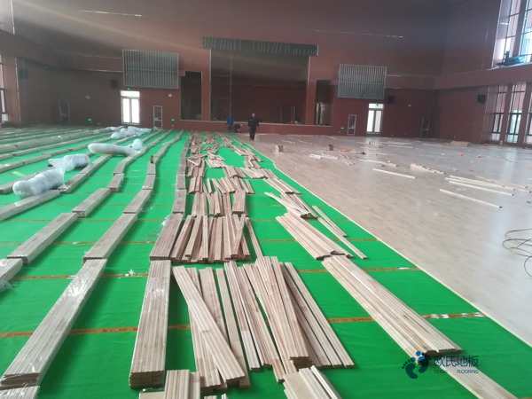 用什么運(yùn)動木地板抗壓